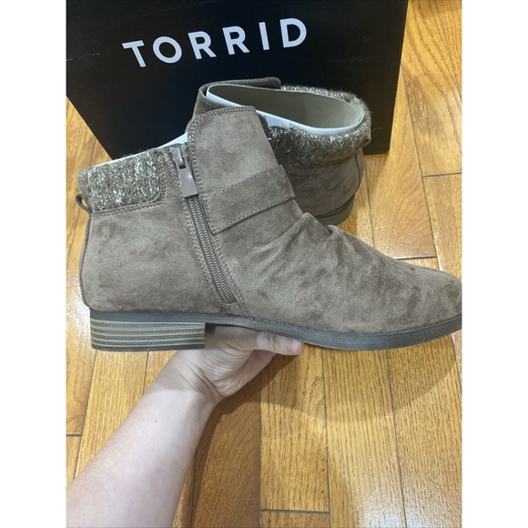 Torrid Buckle Boot Size 10.5 Taupe Ankle‎ Bootie Zip Up Winter - Picture 4 of 9